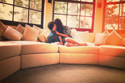 Hé lộ cảnh quay tình cảm của Hà Anh trong MV mới