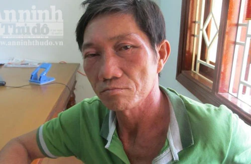 "Bị" can ngăn khi đang đánh vợ, quay ra đâm chết bạn