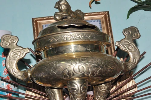 Lư đồng đồn hàng chục tỷ hoá ra chỉ vài trăm nghìn đồng