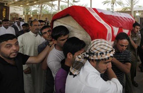 Bom nổ bên ngoài nhà thờ Hồi giáo Iraq, 6 người tử vong