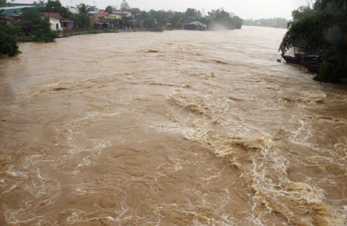 Tắm sông gặp nước lũ, học sinh lớp 11 tử vong