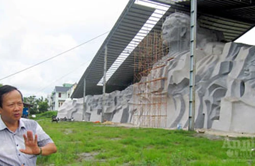 Tạm dừng dự án Tượng đài Mẹ VN Anh hùng Nguyễn Thị Thứ