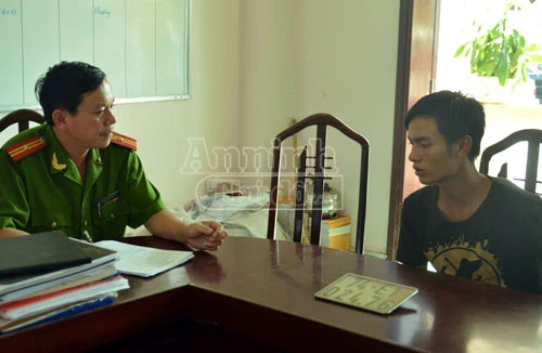 Bị đâm 20 nhát dao, lái xe ôm may mắn thoát chết