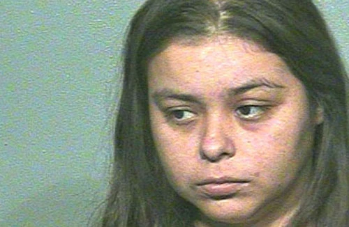 Cô gái dọa giết ông lão hàng xóm vì lộ chuyện "quan hệ" với... mèo