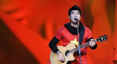 Tôi tự hào là người Việt Nam khi viết “Lá cờ”