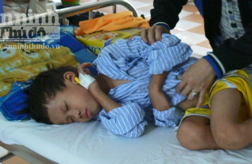 Sụt hố cát, 1 trẻ đuối nước, 3 trẻ bị thương