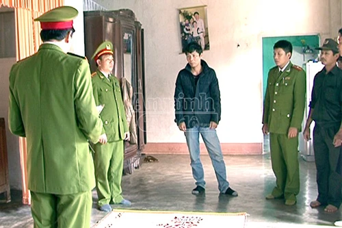 Nhân viên "quèn" hứa hẹn chạy việc cho hàng chục người