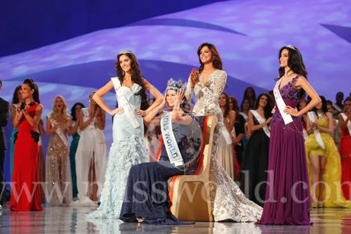 Chủ nhà Trung Quốc lên ngôi Miss World không thuyết phục