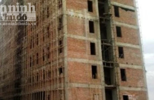 Rơi tự do từ tầng 9, nữ công nhân tử vong