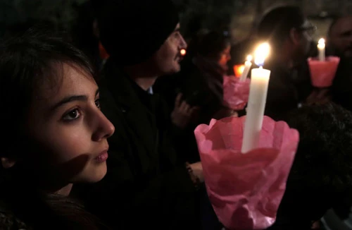 Sập ban công tòa nhà 300 tuổi, 3 người chết tại chỗ