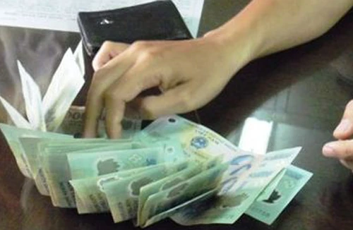 Bắt quả tang 2 đối tượng đang cưỡng đoạt tiền người dân