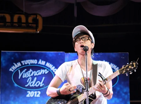 Thí sinh Idol mở lòng trước giờ lên sân khấu