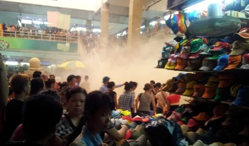 Hỏa hoạn chợ Đồng Xuân, một người bị bỏng