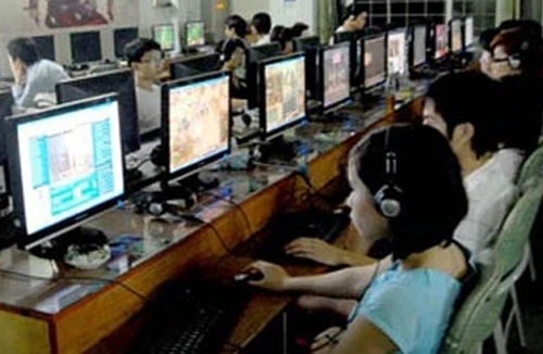 Liều lĩnh cầm dao xông vào quán game cướp tài sản