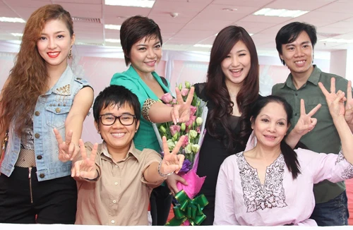 Top 4 Giọng hát Việt 2012 giao lưu với thí sinh mùa giải 2013