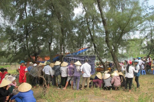 Vác dao đâm chết bạn nhậu chỉ vì một bao thuốc lá