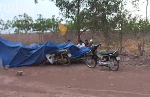 Người dân tập trung cản trở đơn vị thi công Thủy điện Sê-rê-pốk 4A 