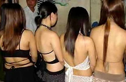 Triệt phá ổ mại dâm tại quán cà phê Hương Trà