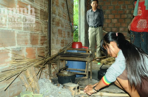 Cha tâm thần giết mẹ, 6 con nhỏ mù mịt tương lai