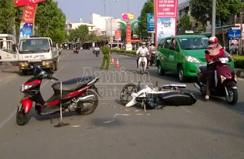 Say xỉn điều khiển xe gây tai nạn, 2 người nhập viện