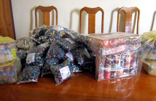 Bắt giữ hơn 5m3 gỗ lậu trên sông