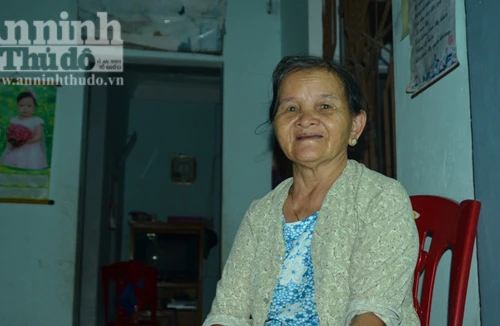 Cụ bà nghèo không lóa mắt vì sợi dây chuyền vàng