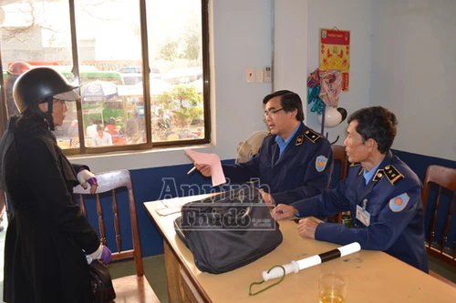 Thanh tra giao thông tăng cường kiểm tra, xử lý xe khách vi phạm