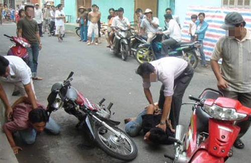 Chủ xe SH liên tiếp bị cướp