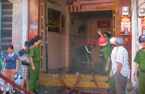 Cháy tiệm vàng, cả gia đình chết thảm