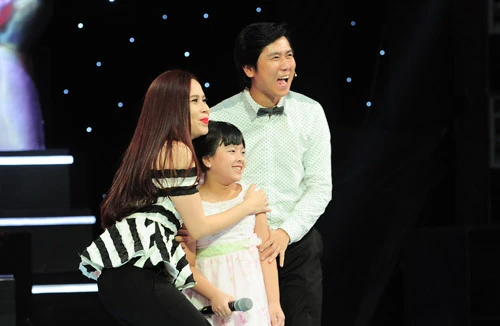 Con gái của Đỗ Hồng Quân và Chiều Xuân gây "sốt" Giọng hát Việt nhí