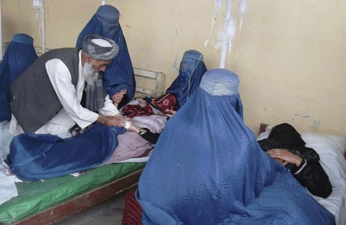 Hơn 70 nữ sinh bị đầu độc bằng khí gas ngay tại trường học