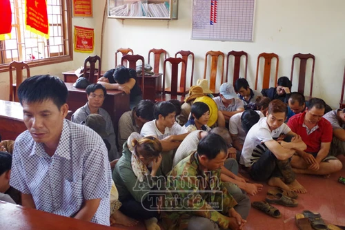 Triệt phá tụ điểm đánh bạc giữa rừng cao su