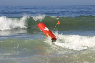 Đắm xuồng, 2 ngư dân thoát chết 