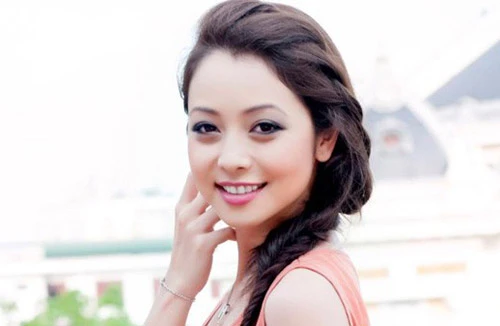 Jennifer Phạm bị áp lực khi làm MC Giọng hát Việt nhí