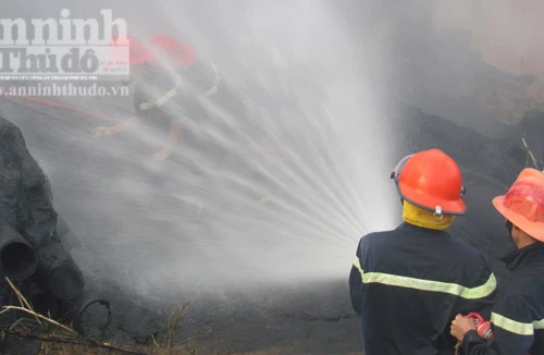 Cháy lớn tại khu vực sân vận động thành phố Tuy Hòa