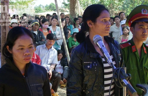 Vợ đồng lõa với người giúp việc giết chồng ngay trên giường ngủ