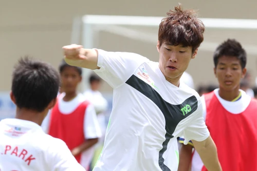 Park Ji Sung sẽ chơi đủ 90 phút