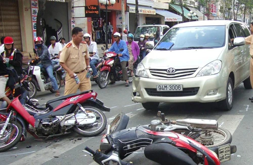 Liên tiếp xảy ra TNGT nghiêm trọng khiến 8 người tử vong