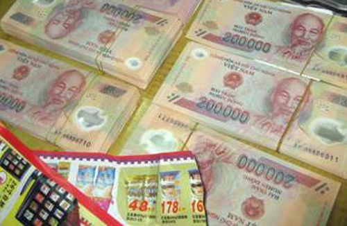 Khởi tố đối tượng lưu hành 20 triệu đồng tiền giả