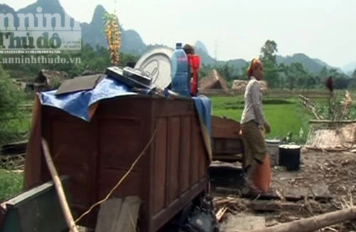 Lốc xoáy tàn phá hơn 20 ngôi nhà, nhiều người bị thương