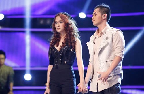 Hương Giang "gặp bão" khi trụ lại Top 7