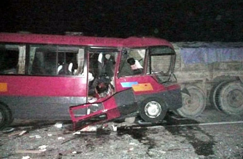 TNGT nghiêm trọng, 6 người thương vong