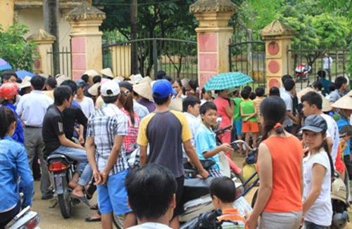 Mâu thuẫn, nam sinh lớp 11 dùng dao đâm chết bạn