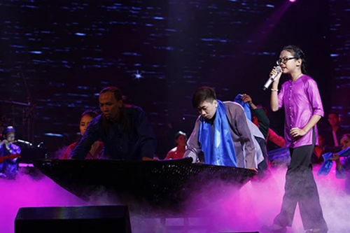 Phương Mỹ Chi "đại náo" trên BXH tuần