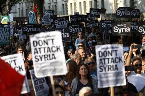Anh buộc phải trì hoãn tấn công Syria