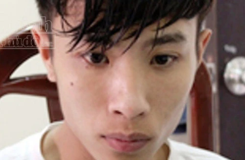 Bắt quả tang sinh viên trường Y vận chuyển 2 bánh cần sa