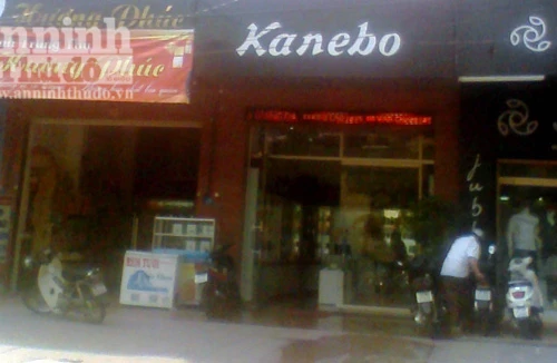 Chủ cửa hàng mỹ phẩm mắc lừa "tây ba-lô"