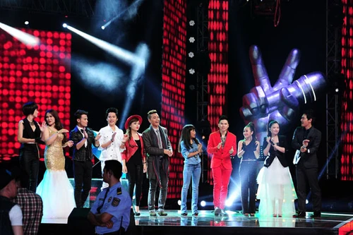 Liveshow 1 Giọng hát Việt: Sự cố từ những chiếc mic