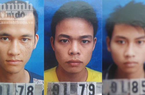 Ngang nhiên mang dao kiếm xông vào nhà dân đập phá