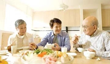 Người già không nên quá tiết kiệm